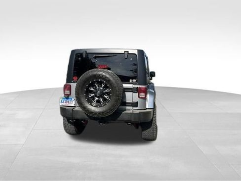 Used 2017 Jeep Wrangler Unlimited Rubicon w/ Connectivity Group AWD/4WD image 7
