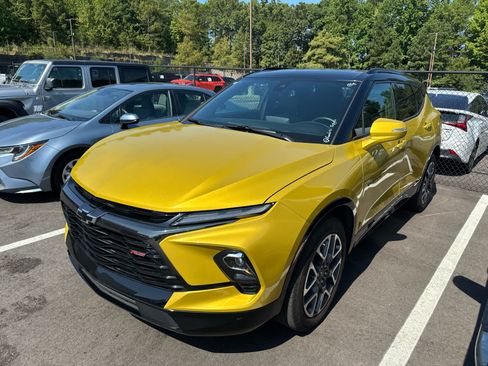 Used 2023 Chevrolet Blazer RS w/ LPO, Floor Liner Package FWD image 2