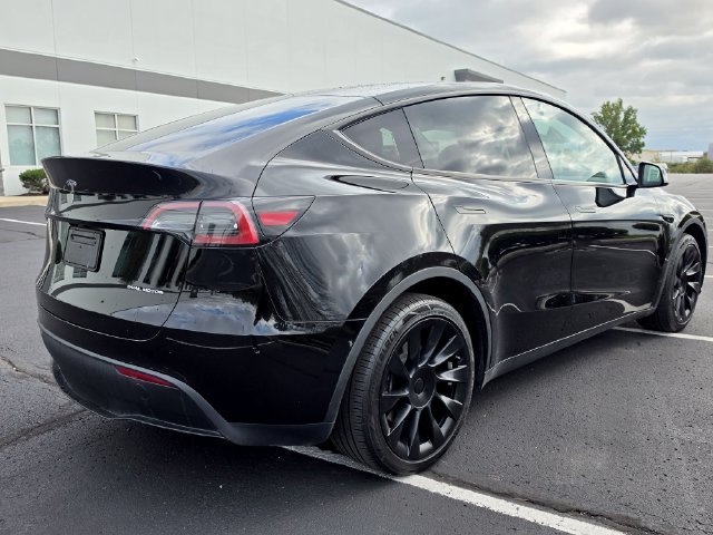 Used 2023 Tesla Model Y Long Range AWD/4WD image 10