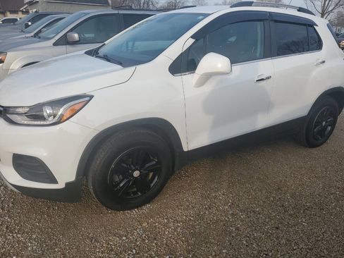 Used 2019 Chevrolet Trax LT w/ LT Convenience Package image 1