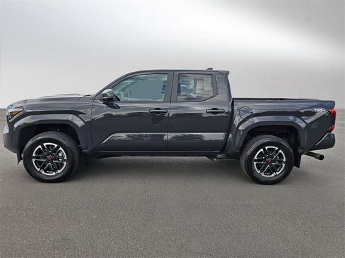 Used 2024 Toyota Tacoma TRD Sport image 2