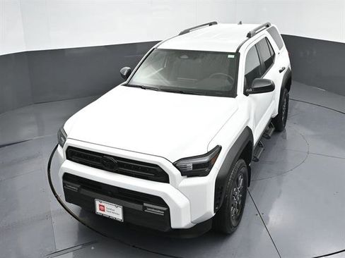 Used 2025 Toyota 4Runner SR5 AWD/4WD image 39