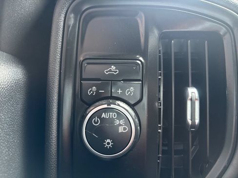 Used 2020 Chevrolet Silverado 1500 Custom w/ Custom Value Package RWD image 10