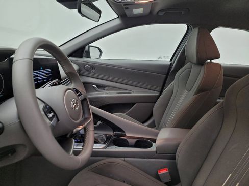 Used 2023 Hyundai Elantra SEL w/ Convenience Package image 17