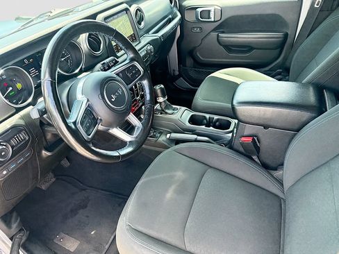 Used 2021 Jeep Wrangler Unlimited Rubicon 4xe w/ Cold Weather Group AWD/4WD image 25