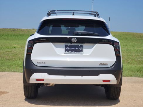 New 2026 Nissan Kicks SV FWD image 8