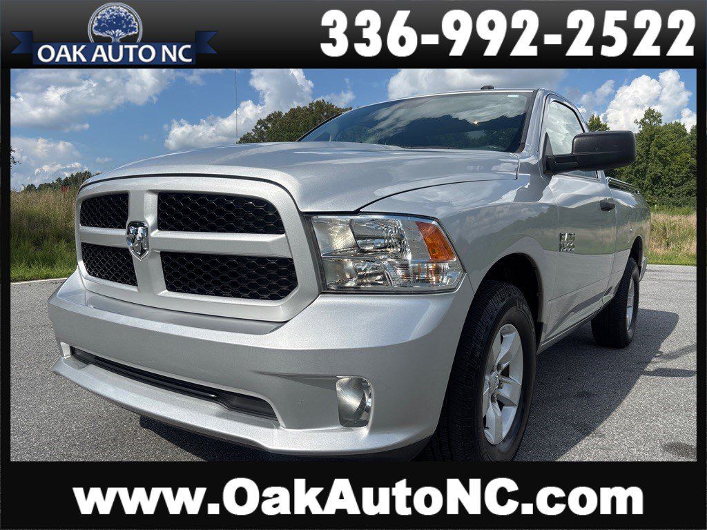 Used 2017 RAM 1500 Express RWD image 1