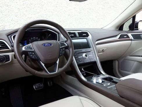 Used 2017 Ford Fusion Platinum image 23