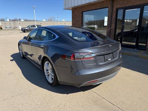 Used 2015 Tesla Model S 85D image 3