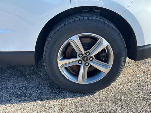 Used 2024 Ford Edge SEL w/ Convenience Package image 11