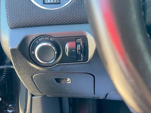 Used 2014 Chevrolet Cruze LT w/ Technology Package image 8