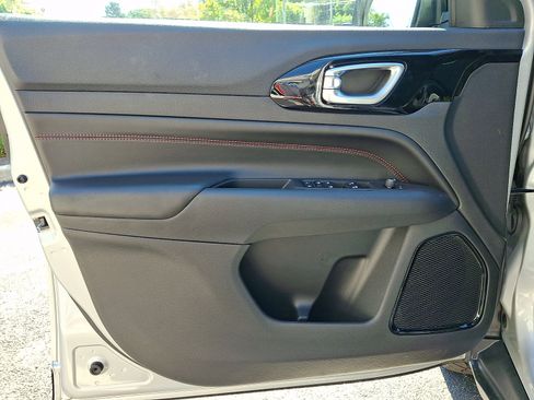 New 2026 Jeep Compass Trailhawk AWD/4WD image 8