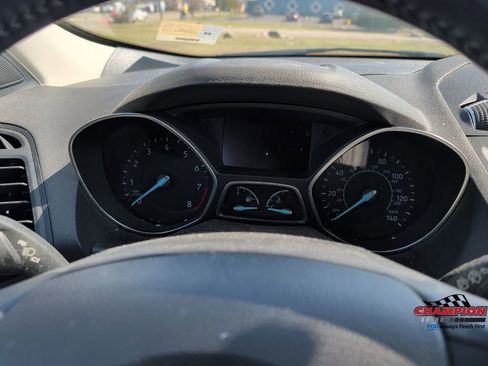 Used 2019 Ford Escape SE image 23