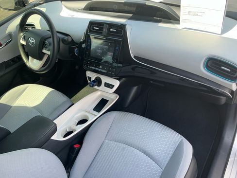 Used 2017 Toyota Prius Three FWD image 20