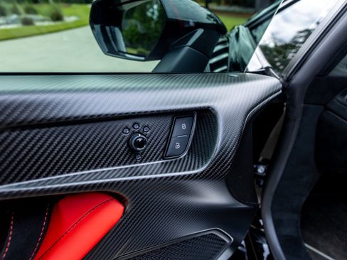 Used 2021 Lamborghini Huracan STO RWD image 23