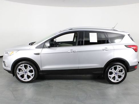 Used 2019 Ford Escape Titanium image 9