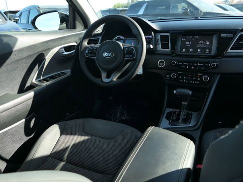 Used 2018 Kia Niro LX image 24