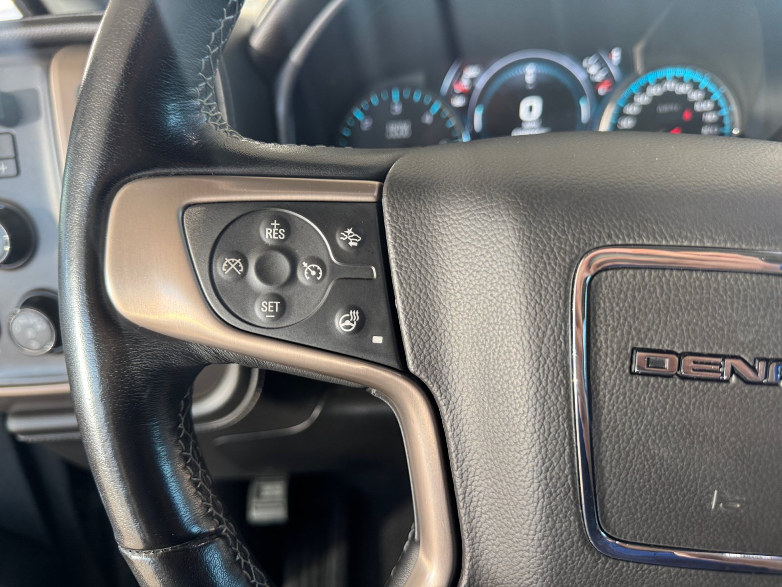 Used 2018 GMC Sierra 1500 Denali w/ Denali Ultimate Package AWD/4WD image 17