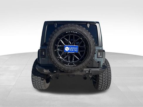 Used 2024 Jeep Wrangler Sport S image 5