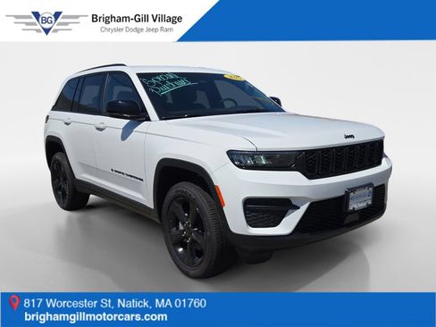 Used 2025 Jeep Grand Cherokee Altitude AWD/4WD image 1