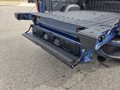 New 2026 GMC Sierra 2500 Denali Ultimate AWD/4WD image 9