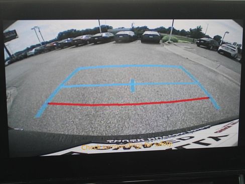 Used 2026 Toyota Sienna XLE FWD image 4