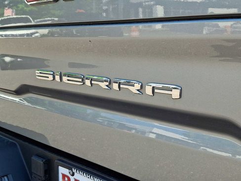 Used 2024 GMC Sierra 1500 AT4 w/ Technology Package AWD/4WD image 32