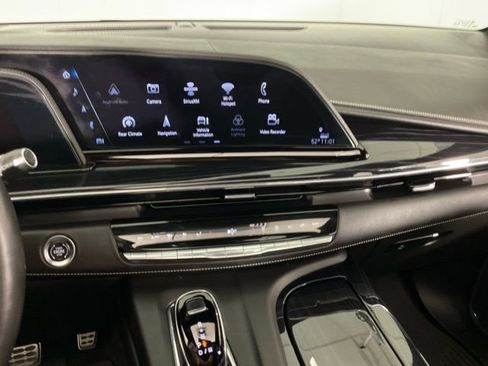 Used 2024 Cadillac Escalade ESV V w/ LPO, ONYX Package image 18