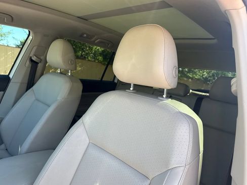 Used 2018 Volkswagen Atlas SEL AWD/4WD image 12
