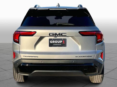 Used 2026 GMC Terrain Elevation w/ Elevation Premium Package image 8