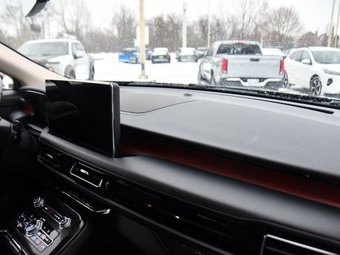 Used 2022 Lincoln Nautilus Reserve image 15