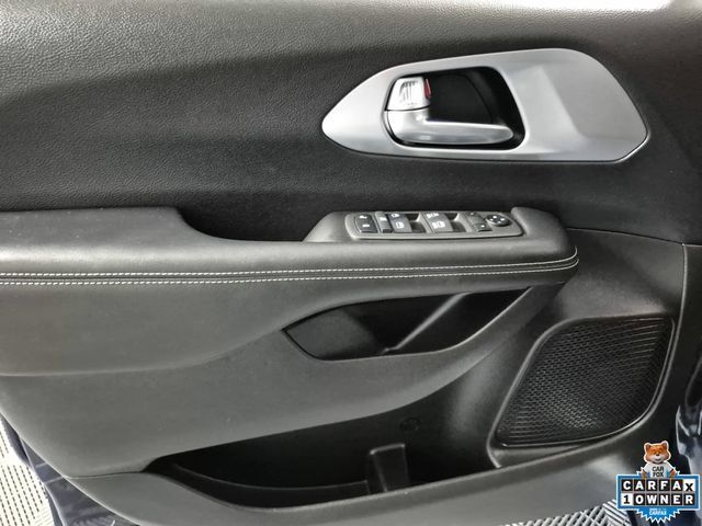 Used 2021 Chrysler Pacifica Touring w/ S Appearance Package FWD image 15