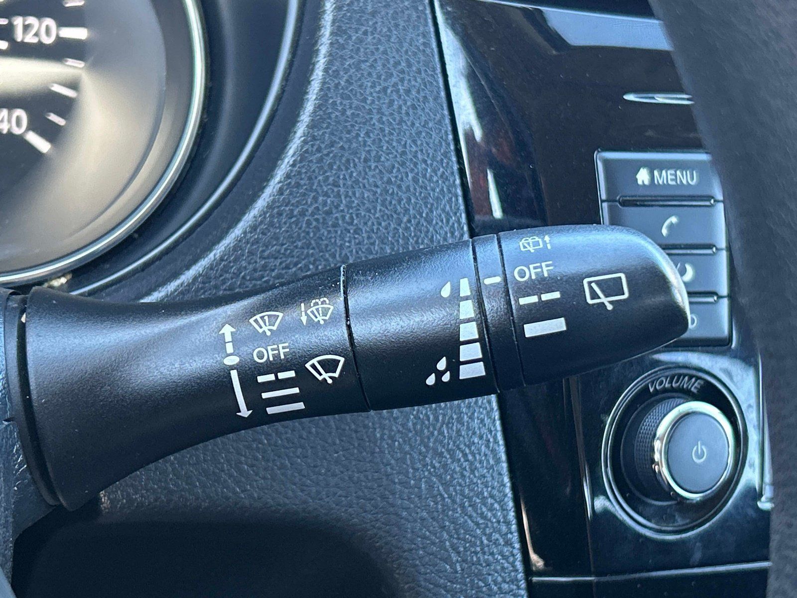 Used 2018 Nissan Rogue S AWD/4WD image 28