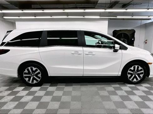 Used 2025 Honda Odyssey EX-L image 15