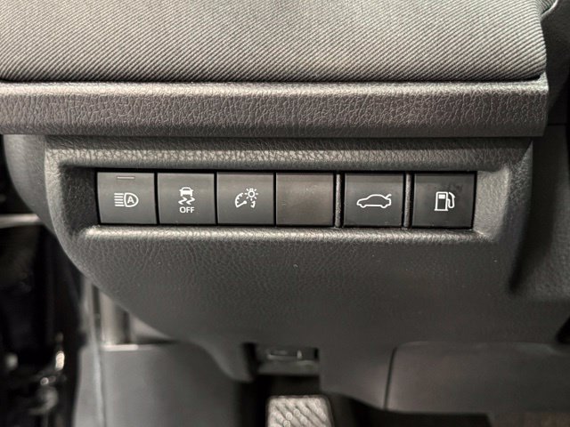 Used 2025 Toyota Camry LE FWD image 11