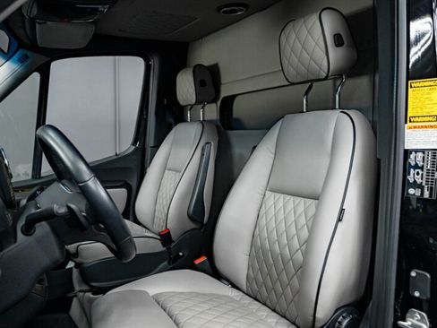 Used 2022 Mercedes-Benz Sprinter 3500 image 17