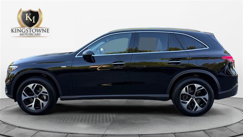 Used 2025 Mercedes-Benz GLC 350e 4MATIC w/ Driver Assistance Package image 2