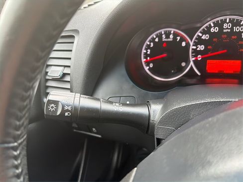 Used 2011 Nissan Altima 2.5 SL w/ Technology Pkg image 17