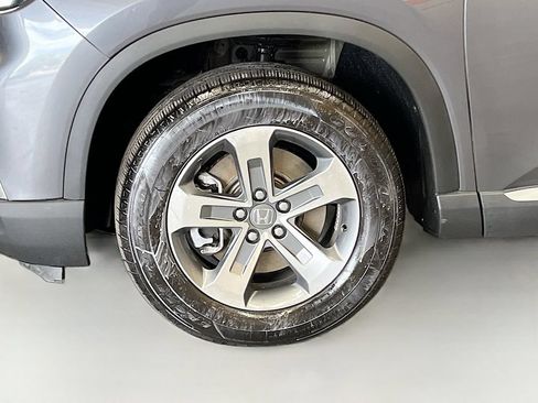 Used 2025 Honda Pilot EX-L image 31