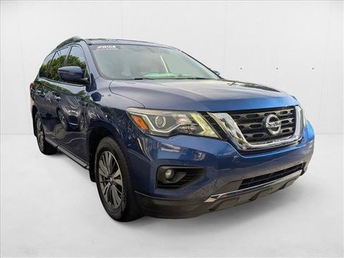 Used 2018 Nissan Pathfinder SV w/ Cargo Package image 3
