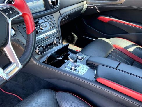Used 2016 Mercedes-Benz SL 550 image 16