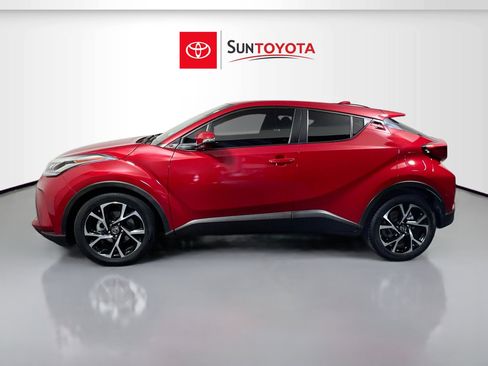 Used 2021 Toyota C-HR XLE image 7