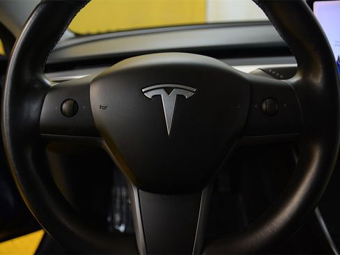 Used 2018 Tesla Model 3 Long Range image 16
