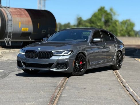Used 2022 BMW 530i w/ M Sport Package RWD image 7