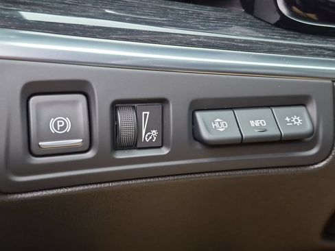 Used 2026 Cadillac XT5 Premium Luxury w/ Driver Assist Package FWD image 10