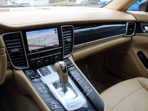 Used 2012 Porsche Panamera 4 image 12