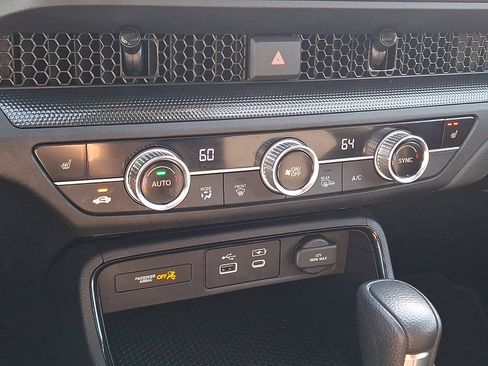 Used 2025 Honda CR-V EX image 16