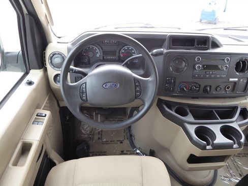 Used 2013 Ford E-350 and Econoline 350 XLT image 10