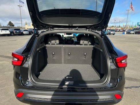 New 2026 Chevrolet Trax RS w/ Driver Confidence Package image 24