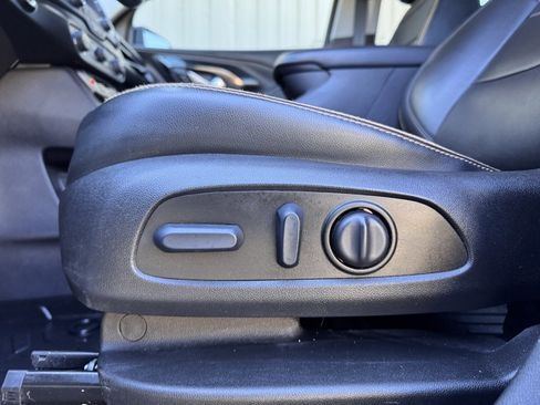 Used 2022 GMC Terrain AT4 w/ Infotainment Package II image 9